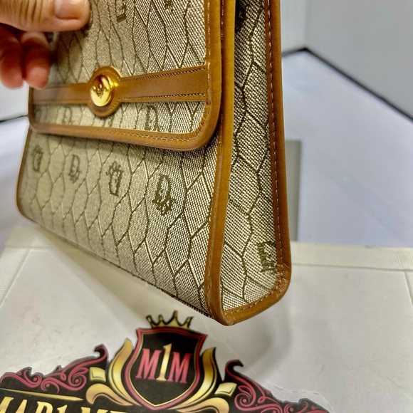 Christian Dior Pouch in Honeycomb design. - Picture 5 of 10